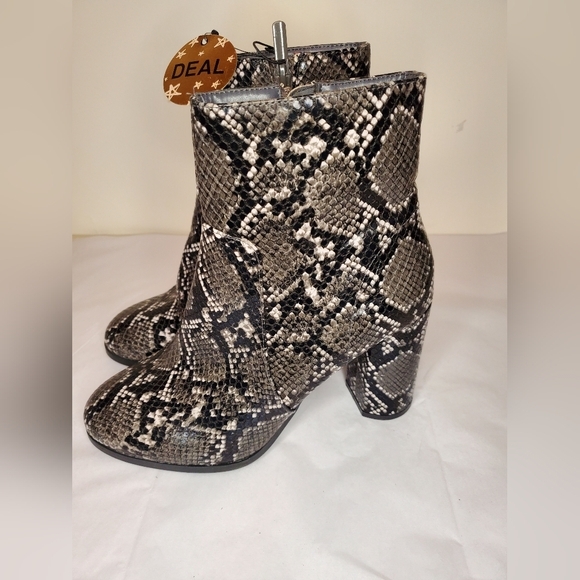 Forever 21 Snake Boots Size 8 NWOT - Picture 4 of 5